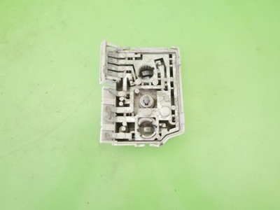 Вкладка молдинг лампи права задня audi 80 b3 sedan фото №1