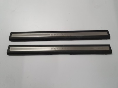 Nissan skyline coupe молдинг накладка поріг права фото №1