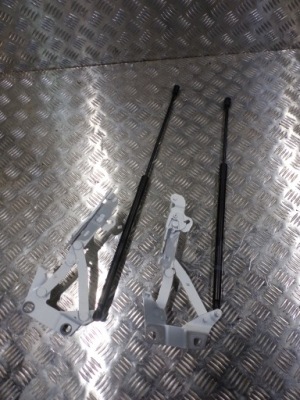 Gle 166 петля капот a1668800128 a1668800028 kpl фото №1