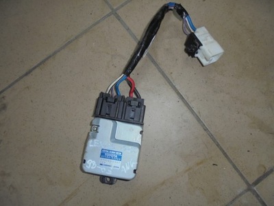 Lexus is200 модуль блок управления обдув 87165-22050 фото №1