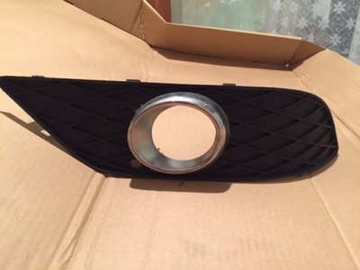 Mercedes w169 решётка правая рамка a1698852822 фото №1