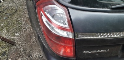 SUBARU LEGACY IV FARO IZQUIERDA PARTE TRASERA  