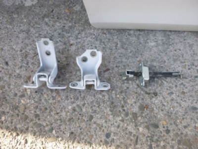 Suzuki swift mk8 2018 18- обмежувач двері фото №1