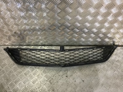 Середня решітка w бампер mercedes a169 фото №1