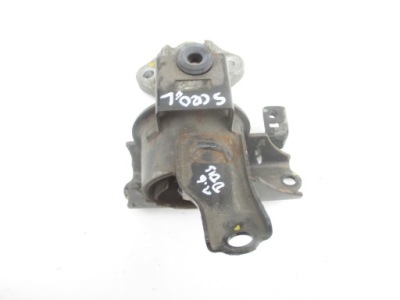 Suzuki sx4 s-cross кронштейн подушка двигателя 1.6 ddis фото №1