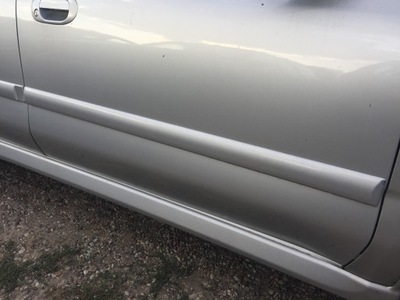 Молдинг двері права передня mitsubishi carisma a50 фото №1