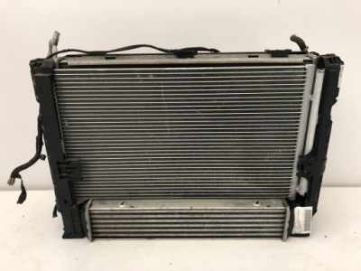 Bmw 3 e90 e91 радіатор вентилятор комплект 2.0d фото №1