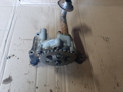 Насос масла audi a3 8l 1.6 06a115121 фото №1
