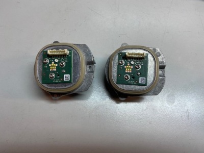 Модуль led mercedes-benz оригінальний номер 1305715307 фото №1