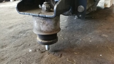 Подушка коробки передач кронштейн підпора iveco daily фото №1