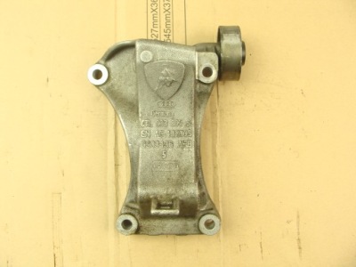 Audi оригінальний номер 07l903805s кронштейн генератора фото №1