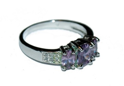 pierścionek z cyrkoniami fioletowymi r17