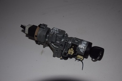 Mazda premacy замок запалювання з ключ фото №1