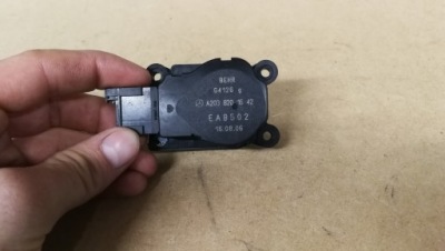 Mercedes w203 w209 w211 моторчик кришка обдув фото №1