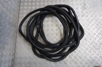 Audi q5 80a прокладка двері права задня фото №1