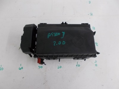 Коробка запобіжників 13318785 opel astra j iv фото №1