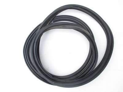 Renault clio iv kombi прокладка крышки багажника фото №1