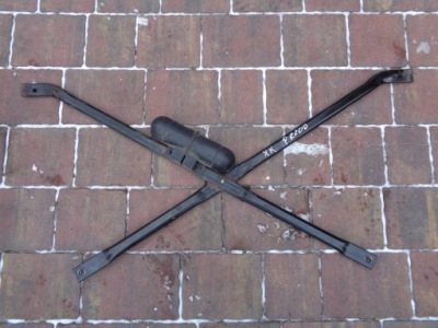 Кронштейн радіатор перед jaguar xk xk8 x150 фото №1