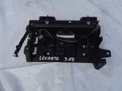 Основание аккумулятор maserati levante фото №1