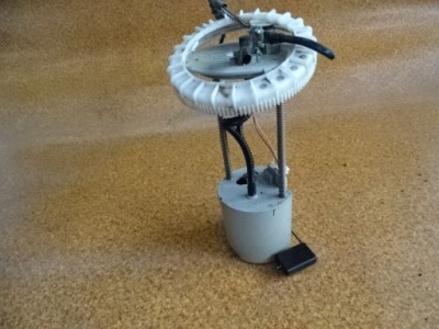 Land cruiser 120 04r помпа насос топлива 3,0d фото №1