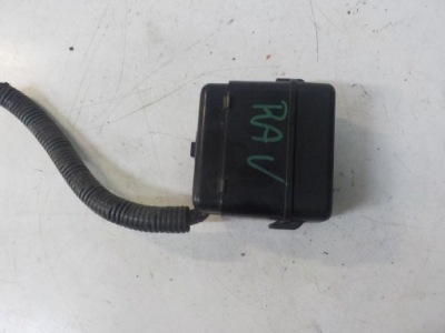 Rav4 2 00-06 2.0 vvti коробка предохранителей фото №1