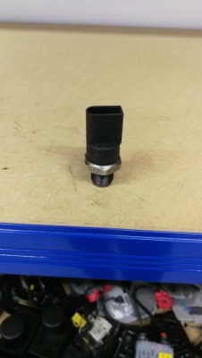 Mercedes cdi датчик тиску пального 0041536728 фото №1