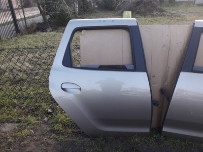 Двері праве задні dacia duster ii 17- фото №1