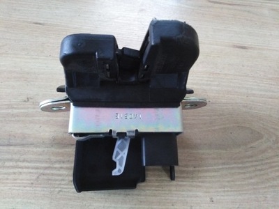 Vw golf vii замок крышки 782 фото №1