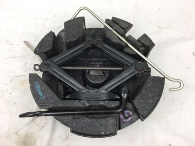 Subaru impreza 17 - набір ремонтний домкрат фото №1