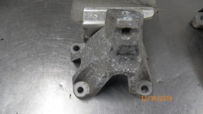 Кронштейн двигуна audi a5 3.0 tdi 8k0199308aq фото №1