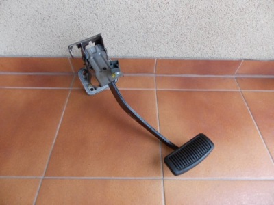 Kia sorento i 06-09 lift автоматична коробка передач педаль гальма фото №1