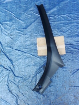 Tesla x обшивка стійка багажника праве 104732100d фото №1