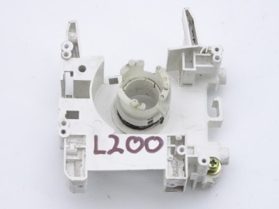 Mitsubishi l200 96-06 кронштейн перемикачів фото №1