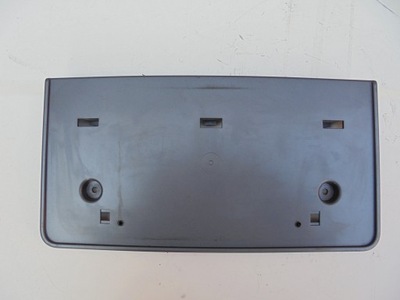 Audi a4 b9 подкладка pod номерной знак перед фото №1