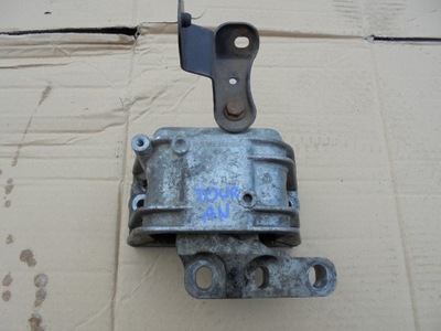 Кронштейн подушка двигуна vw touran 1.9tdi 1k0199262ba фото №1