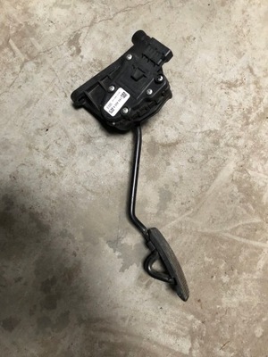 Opel zafira b педаль газу 9202343 bw фото №1