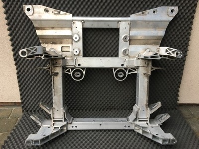 Jaguar i pace підрамник - підрамник передні фото №1