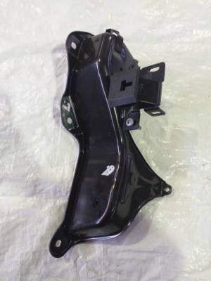 W205 c200 кронштейн лист левый задняя a2056308701 фото №1