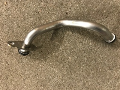 Трубка масла audi a1 04c145735 фото №1