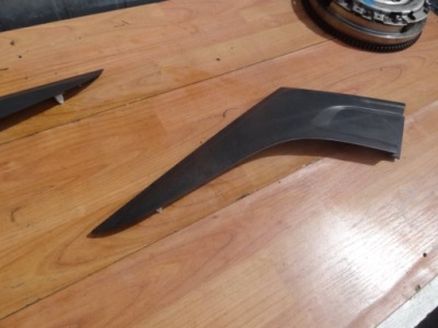 Suzuki swift mk8 2018 молдинг крыла правый задняя фото №1