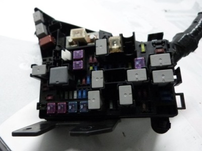 Subaru legacy v 2.5 tb коробка запобіжників фото №1