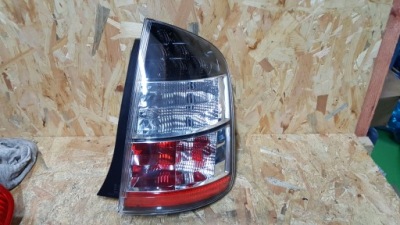 Фара правый  задний  задняя toyota prius led 06 07 08 09 фото №1