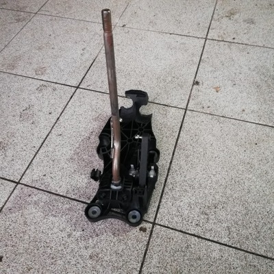 Домкрат перемикання передач ford fiesta mk6 2s6r7c453mf фото №1