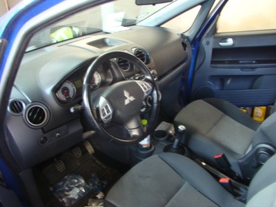 MITSUBISHI COLT RESTYLING CONSOLA INTEGRO JUEGO  