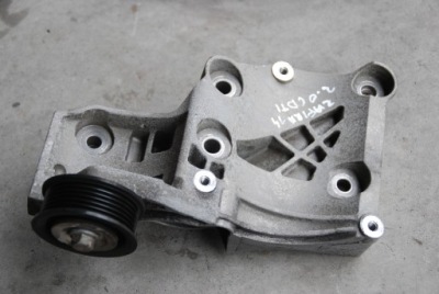 Opel zafira c 2.0 cdti кронштейн компресора 55582510 фото №1