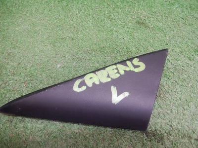 Трикутник крила kia carens iv лівий фото №1