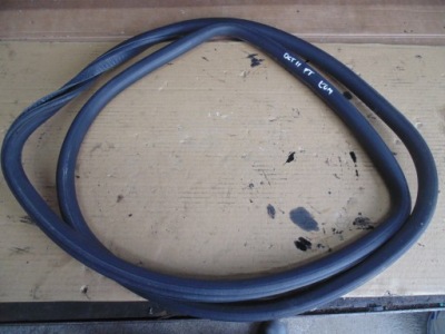 Прокладка двері правий задня skoda octavia ii kombi фото №1