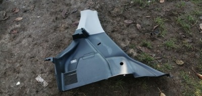 Suzuki swift mk7 10-17 обшивка багажника лівий фото №1