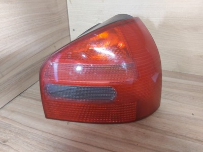 Лампа права задня audi a3 8l 8l0945096 фото №1