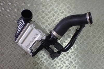 Mercedes amg gt r интеркулер правый a1780901400 фото №1